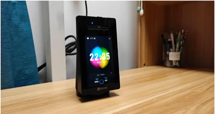 萤石 CS-S10 4G 免流量带屏视频通话摄像头 实测