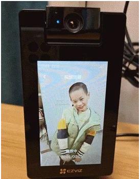 萤石 CS-S10 4G 免流量带屏视频通话摄像头 个性化功能实测